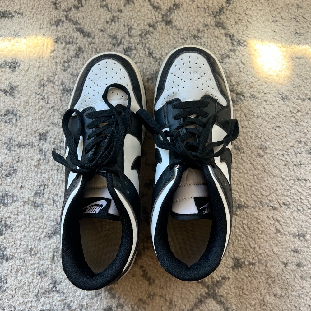 Women’s black Nike dunks size 8
